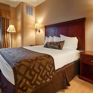 Suite Two Queen Beds Non-Smoking